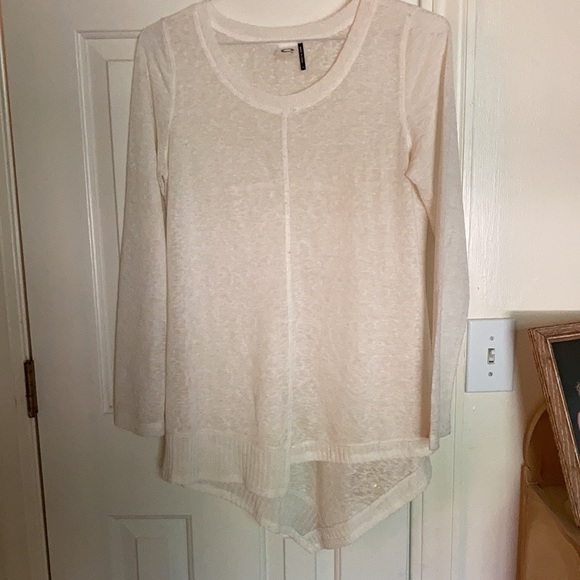 Like New! Anthropologie asymmetrical top - Picture 10 of 10